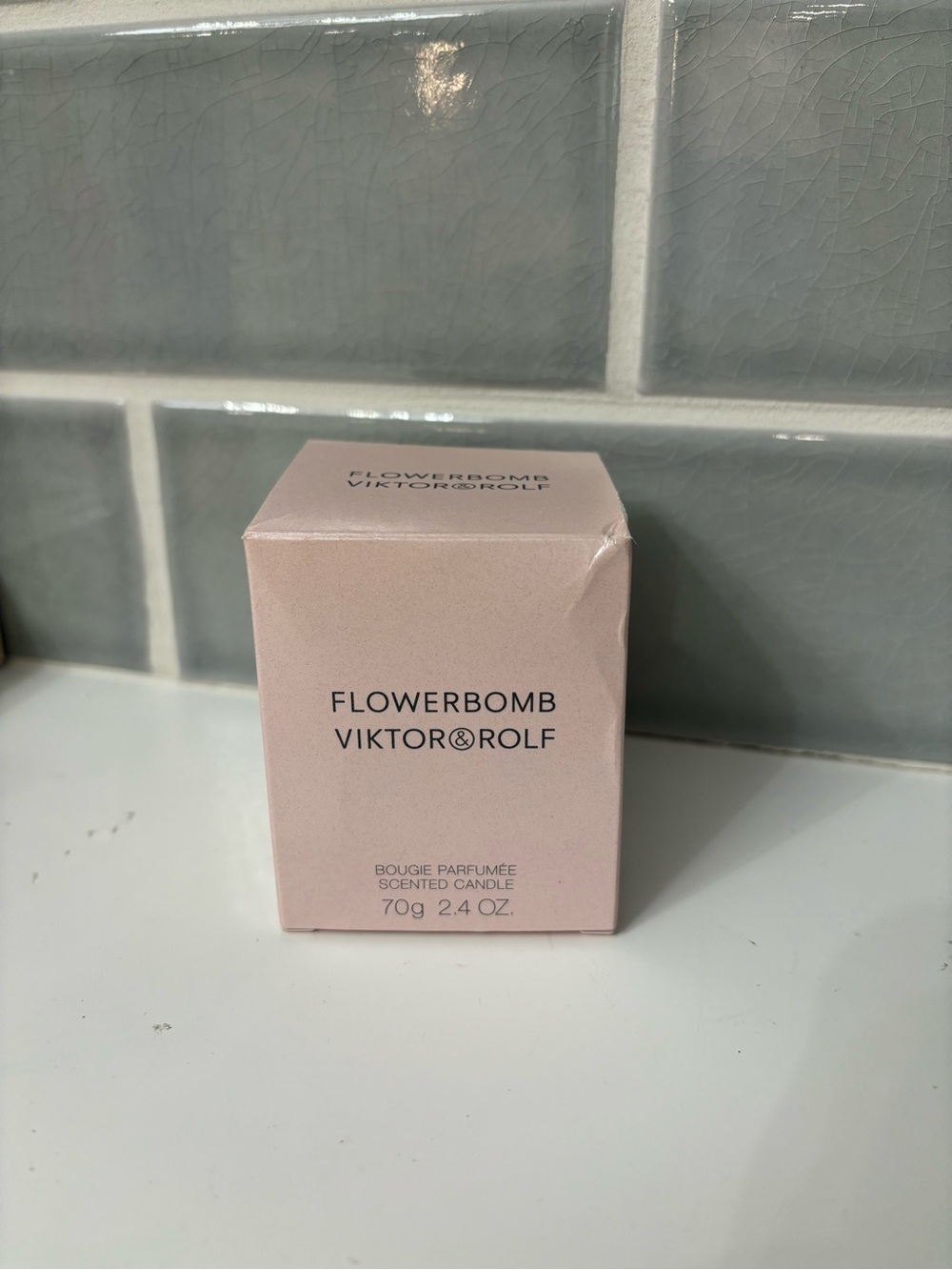 Viktor & Rolf Flowerbomb Scented Candle - new